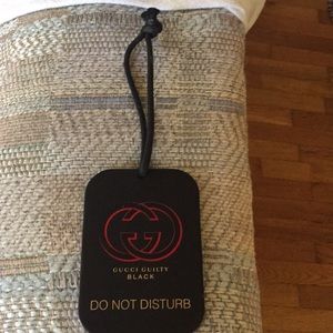 Gucci door privacy tag super cool and nice.